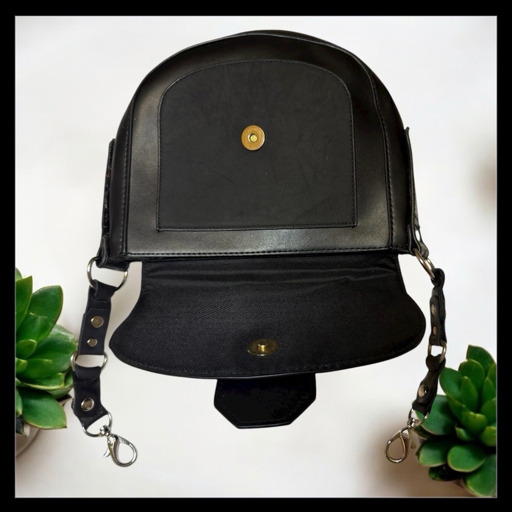 Grace Adele clasps - Black Bag w A New Day vibes ready for favorite strap to add - Picture 5 of 11